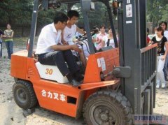 桐乡叉车培训报名，电工电焊考证复审